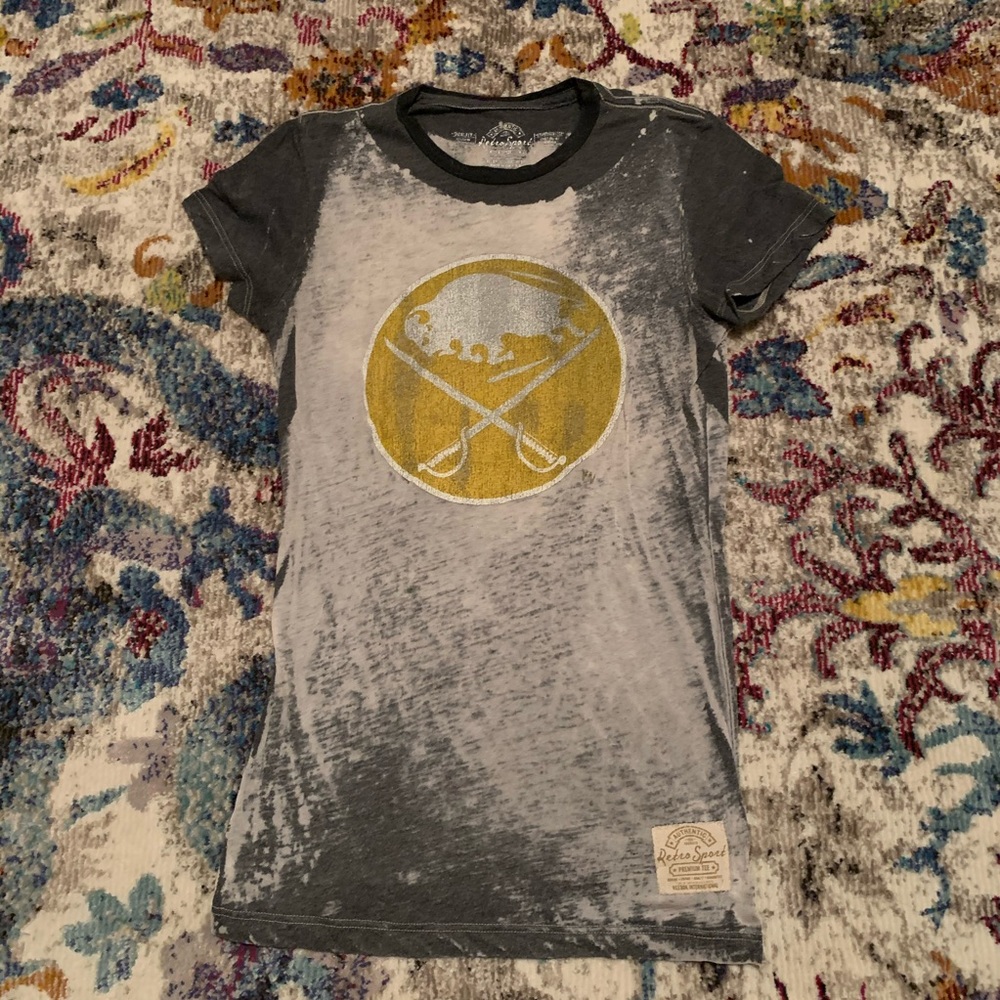 Buffalo Sabres thread bare tee 🐃 🏒